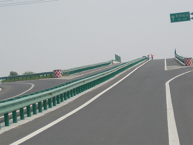 淮北高速公路护栏的材质与规格